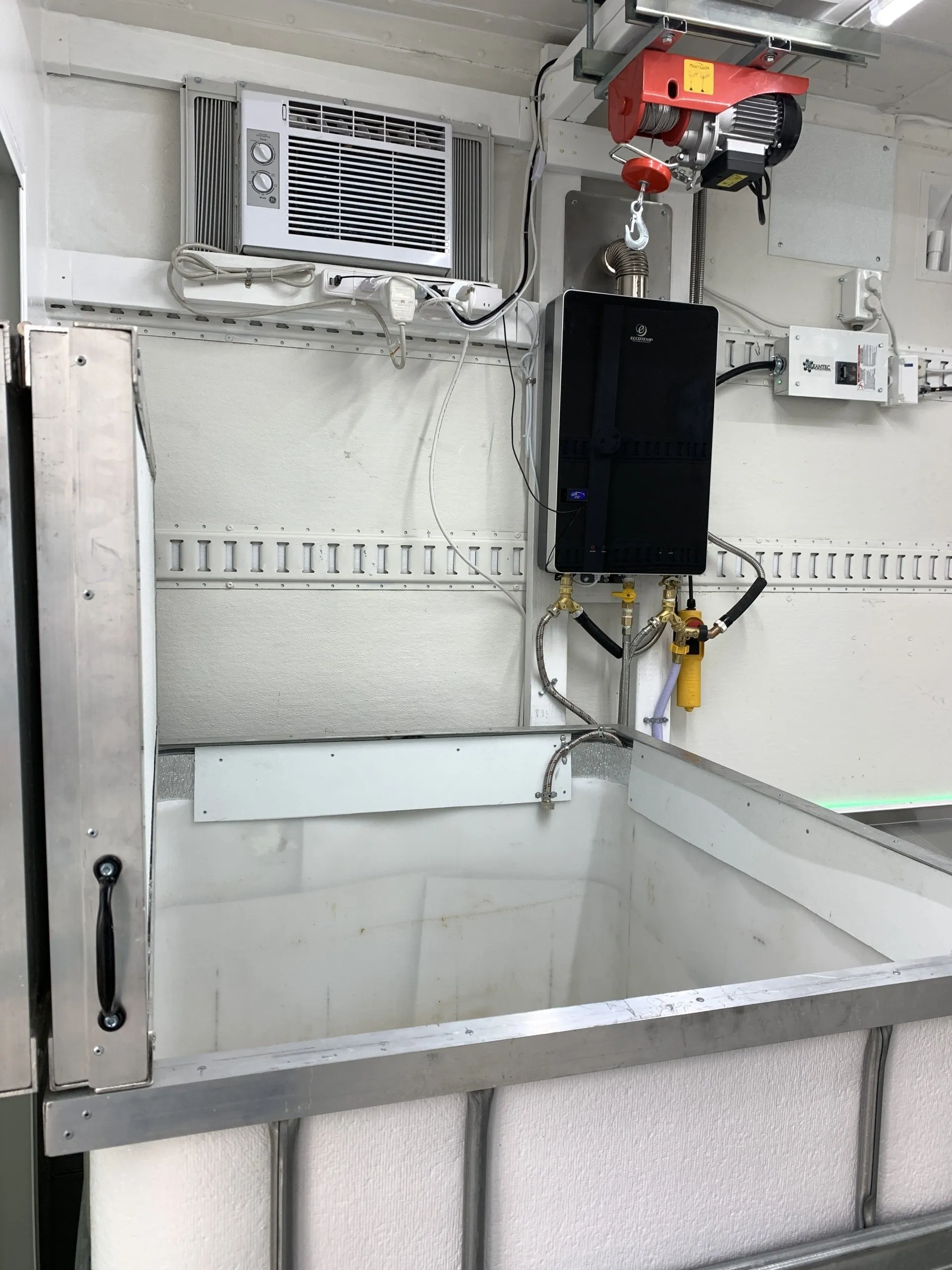 Pasteurizer and environmental controls for mushroom cultivation